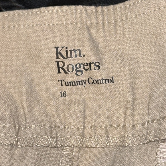 Kim Rogers Tummy control stretch beige Bermuda shorts size 16 NWOT, pull-on - Picture 5 of 12